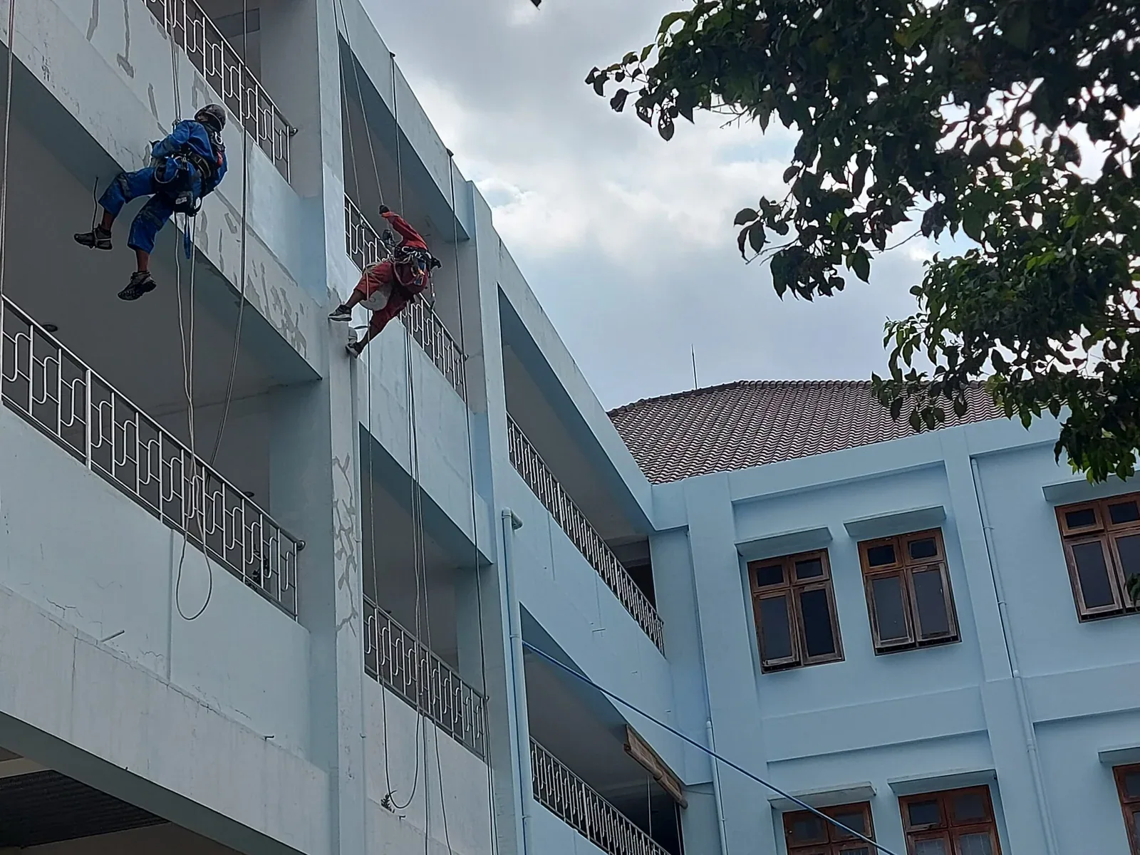 Pekerjaan sekolah